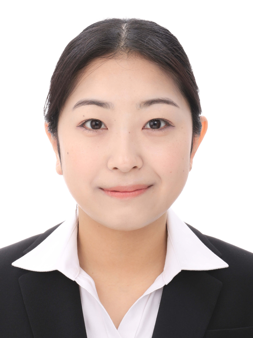 女子就活生の証明写真のビフォー