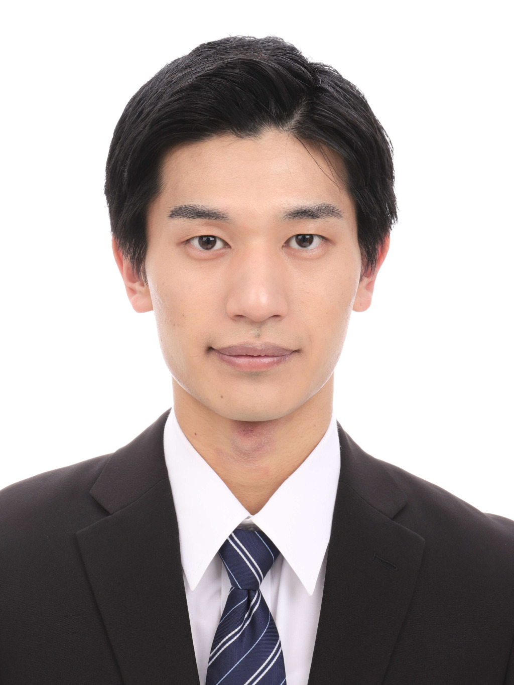 女子就活生の証明写真のビフォー