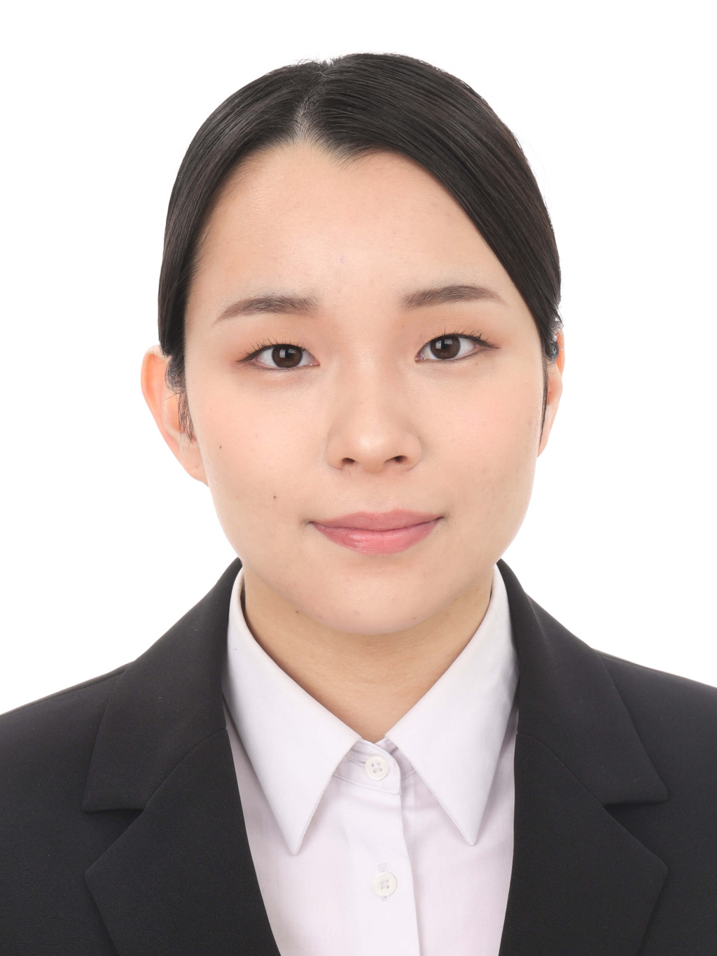 女子就活生の証明写真のビフォー