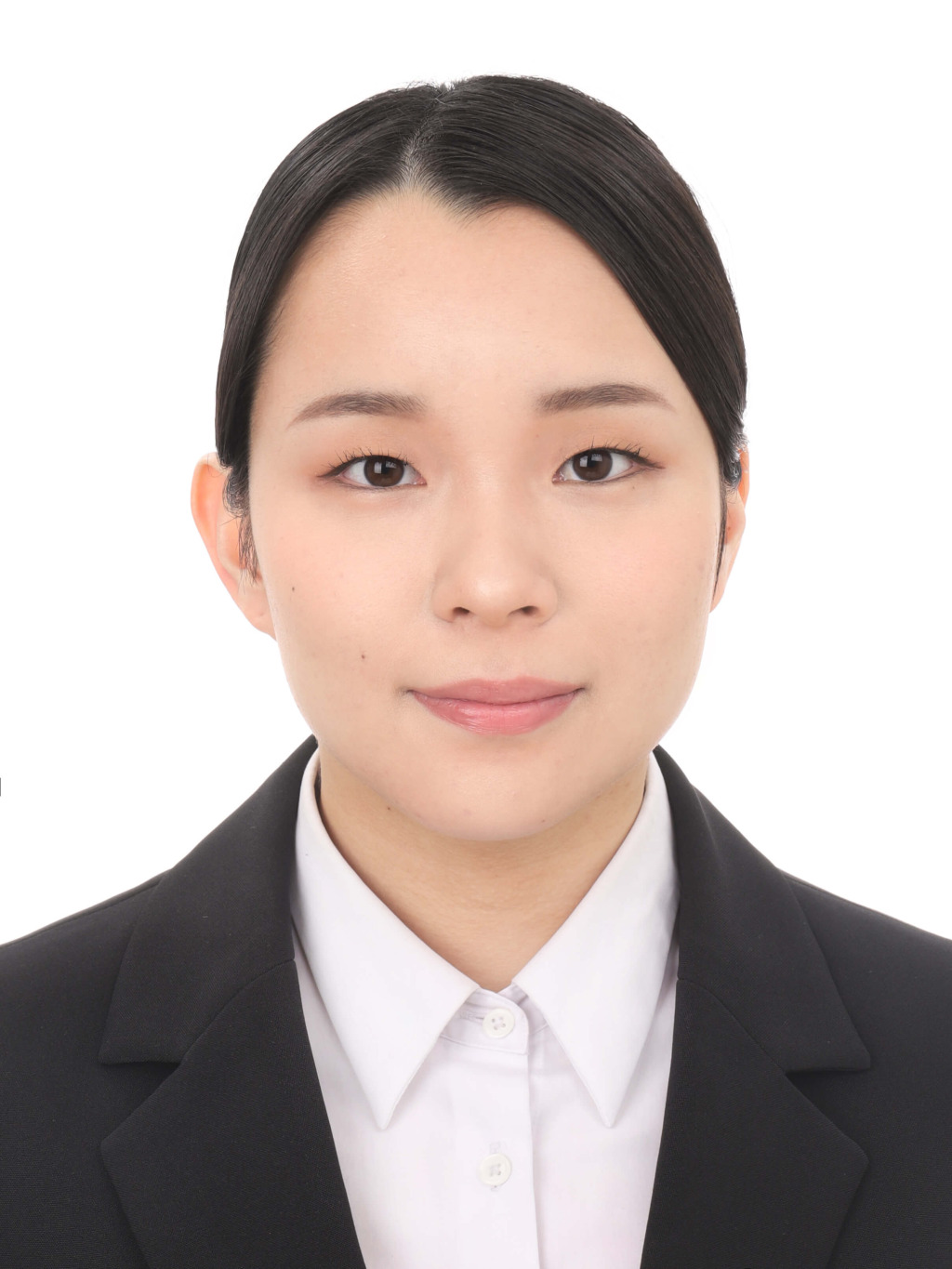 女子就活生のプロがヘアメイクして、撮影指導をした証明写真のアフター