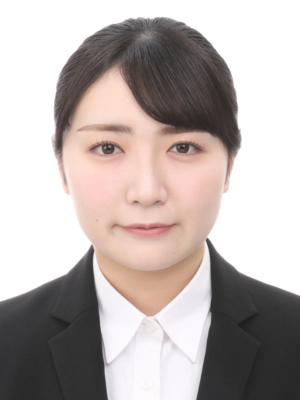 女子就活生の証明写真のビフォー