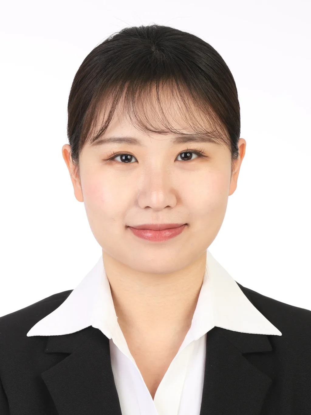 女子就活生の証明写真のビフォー