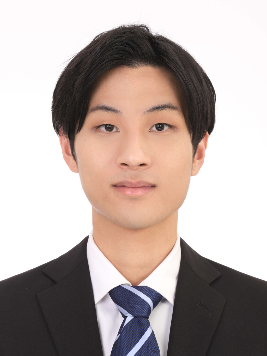 女子就活生のプロがヘアメイクして、撮影指導をした証明写真のアフター