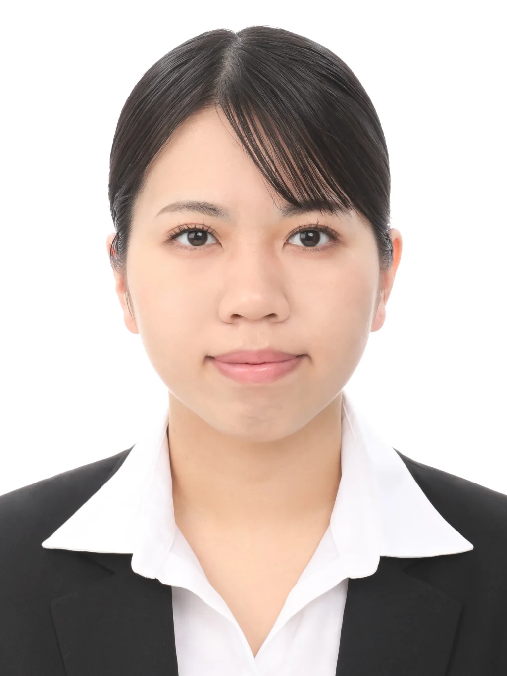 女子就活生のプロがヘアメイクして、撮影指導をした証明写真のアフター