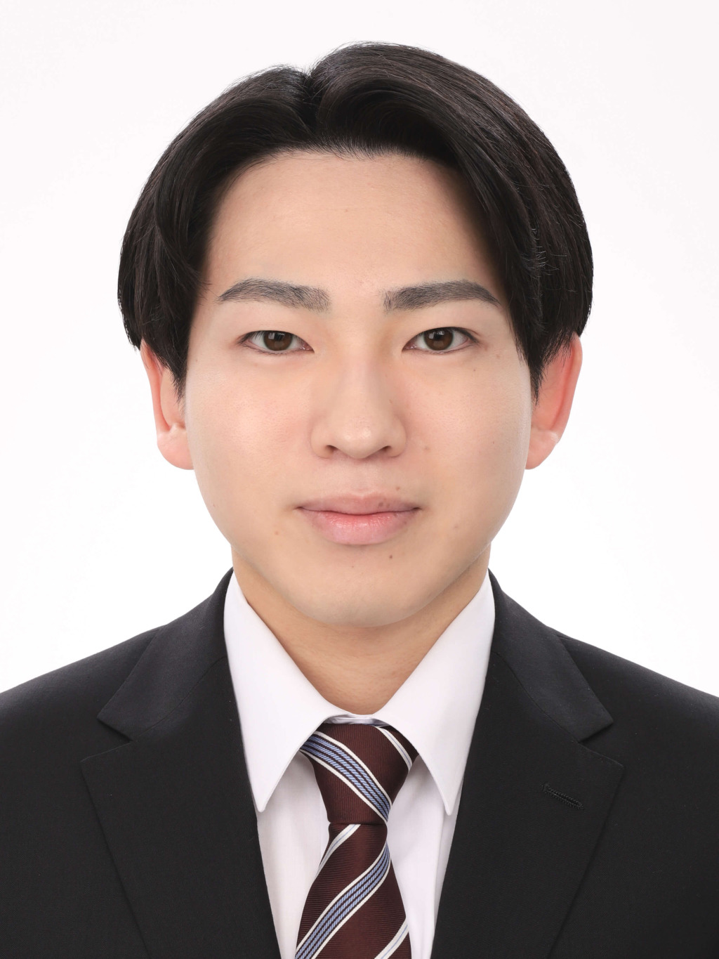 女子就活生のプロがヘアメイクして、撮影指導をした証明写真のアフター