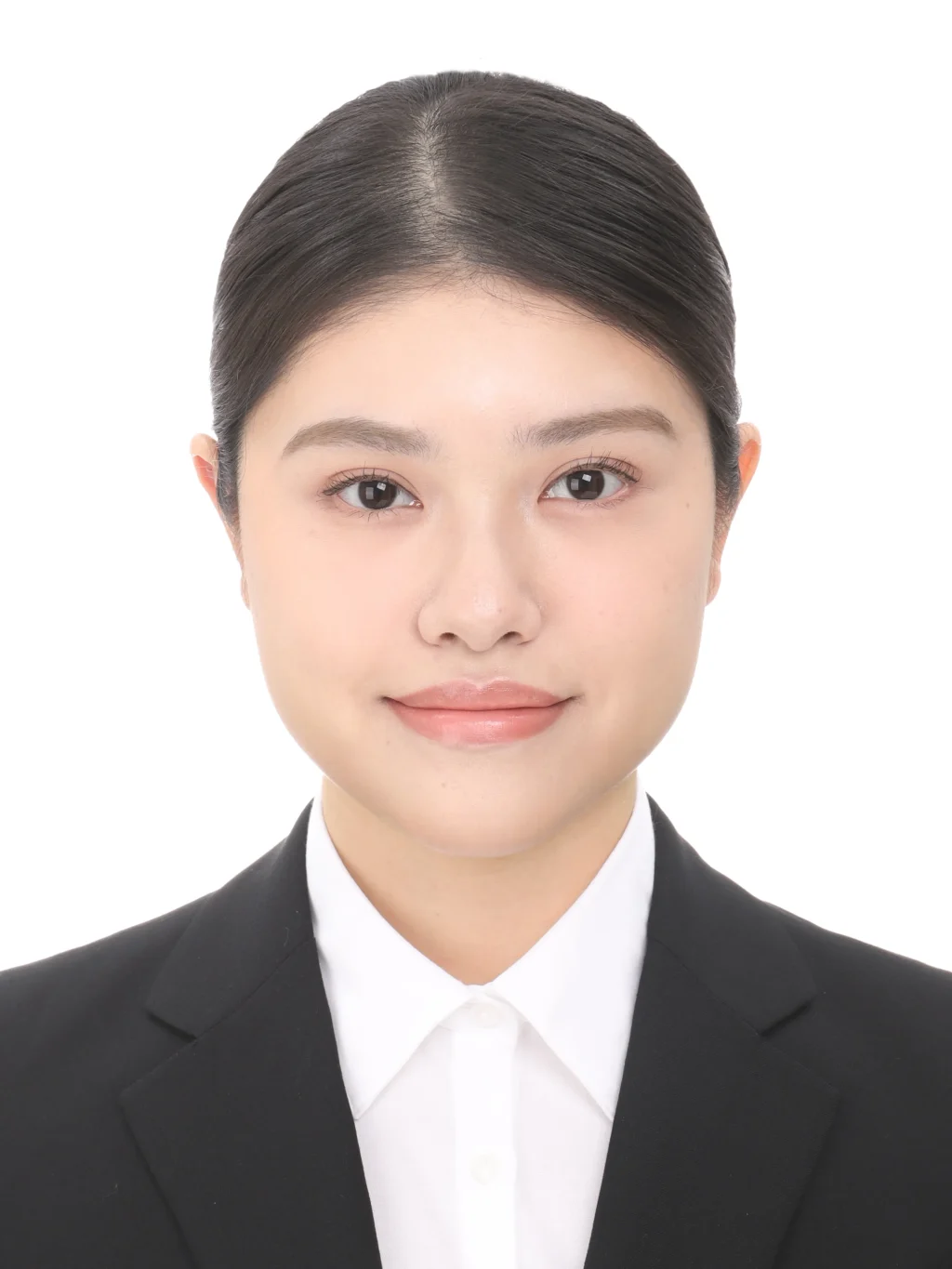 女子就活生のプロがヘアメイクして、撮影指導をした証明写真のアフター