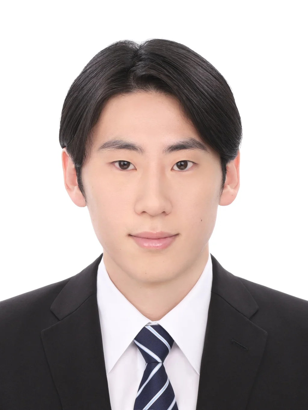 女子就活生のプロがヘアメイクして、撮影指導をした証明写真のアフター