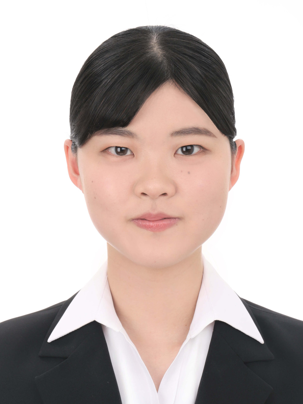 女子就活生のプロがヘアメイクして、撮影指導をした証明写真のアフター