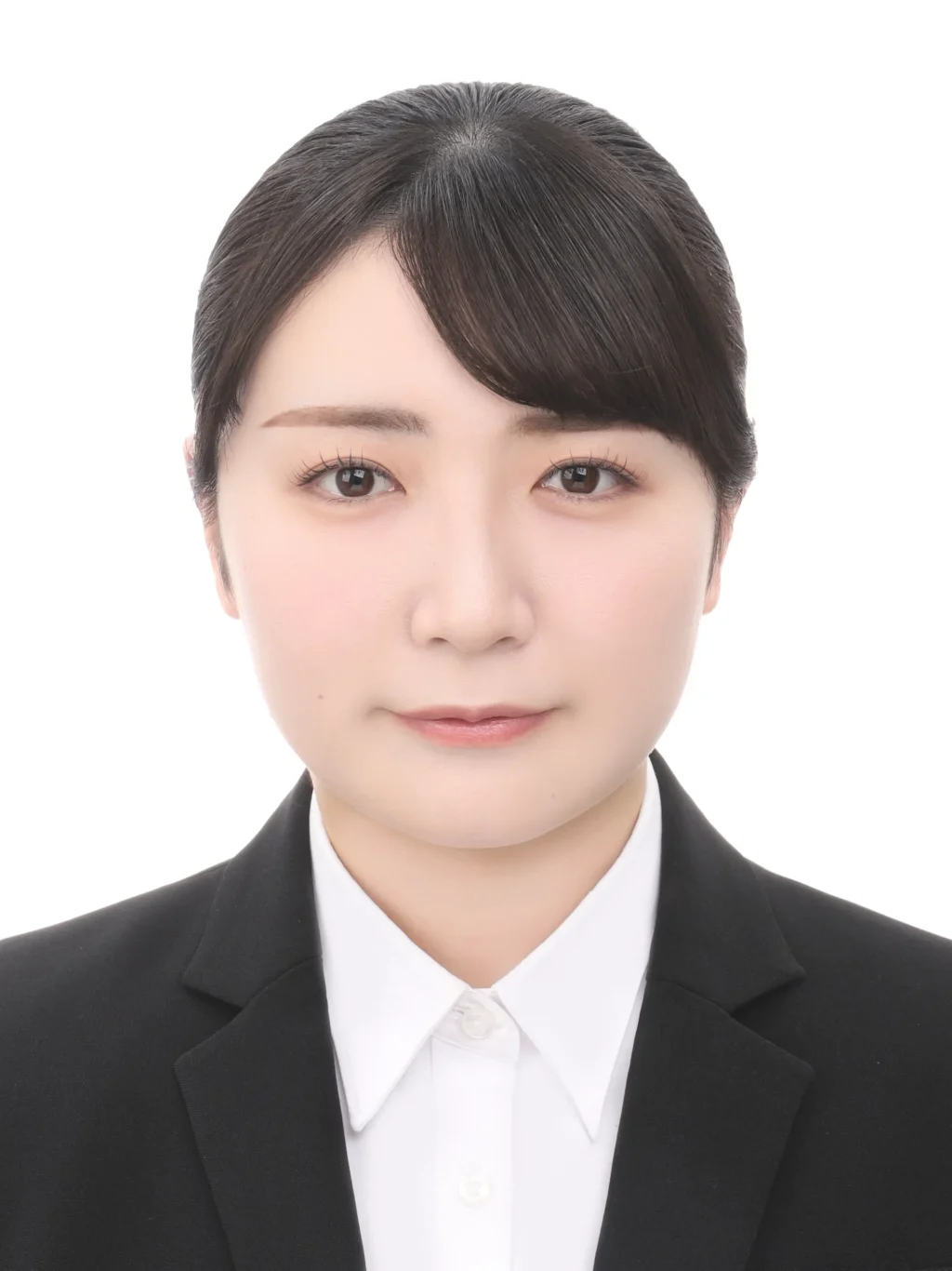 女子就活生のプロがヘアメイクして、撮影指導をした証明写真のアフター