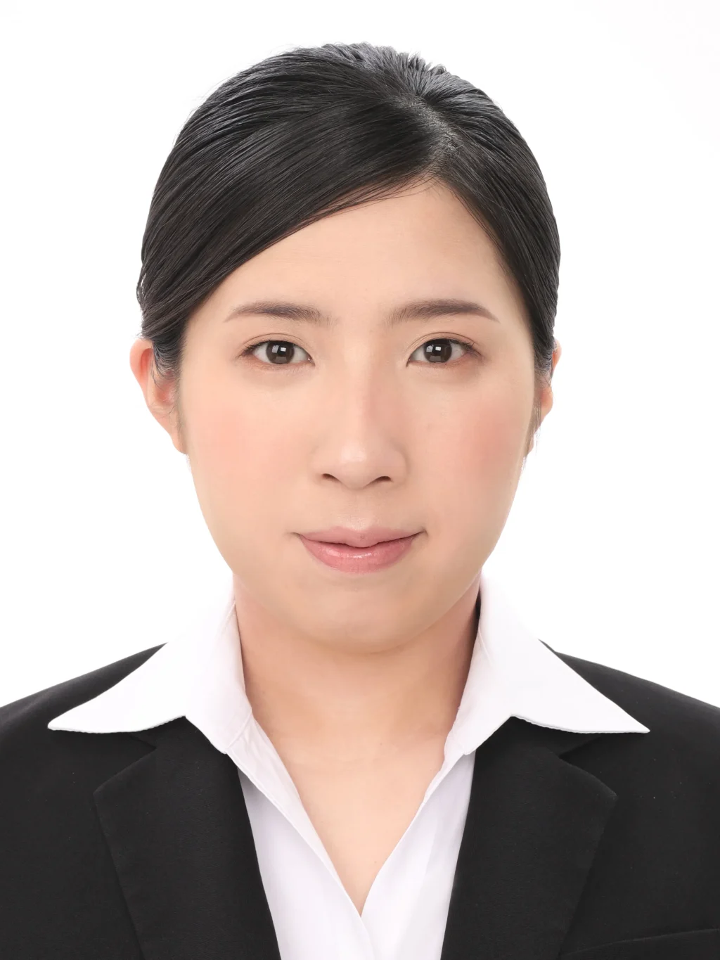 女子就活生のプロがヘアメイクして、撮影指導をした証明写真のアフター