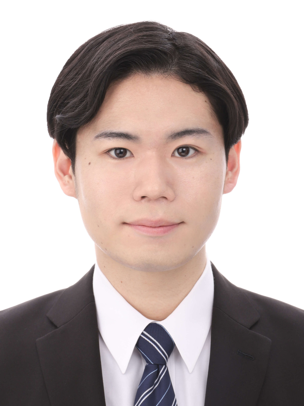 女子就活生のプロがヘアメイクして、撮影指導をした証明写真のアフター