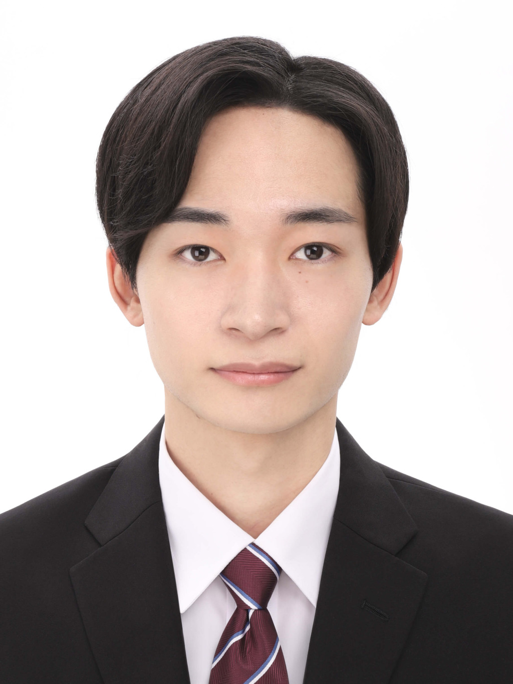 女子就活生のプロがヘアメイクして、撮影指導をした証明写真のアフター