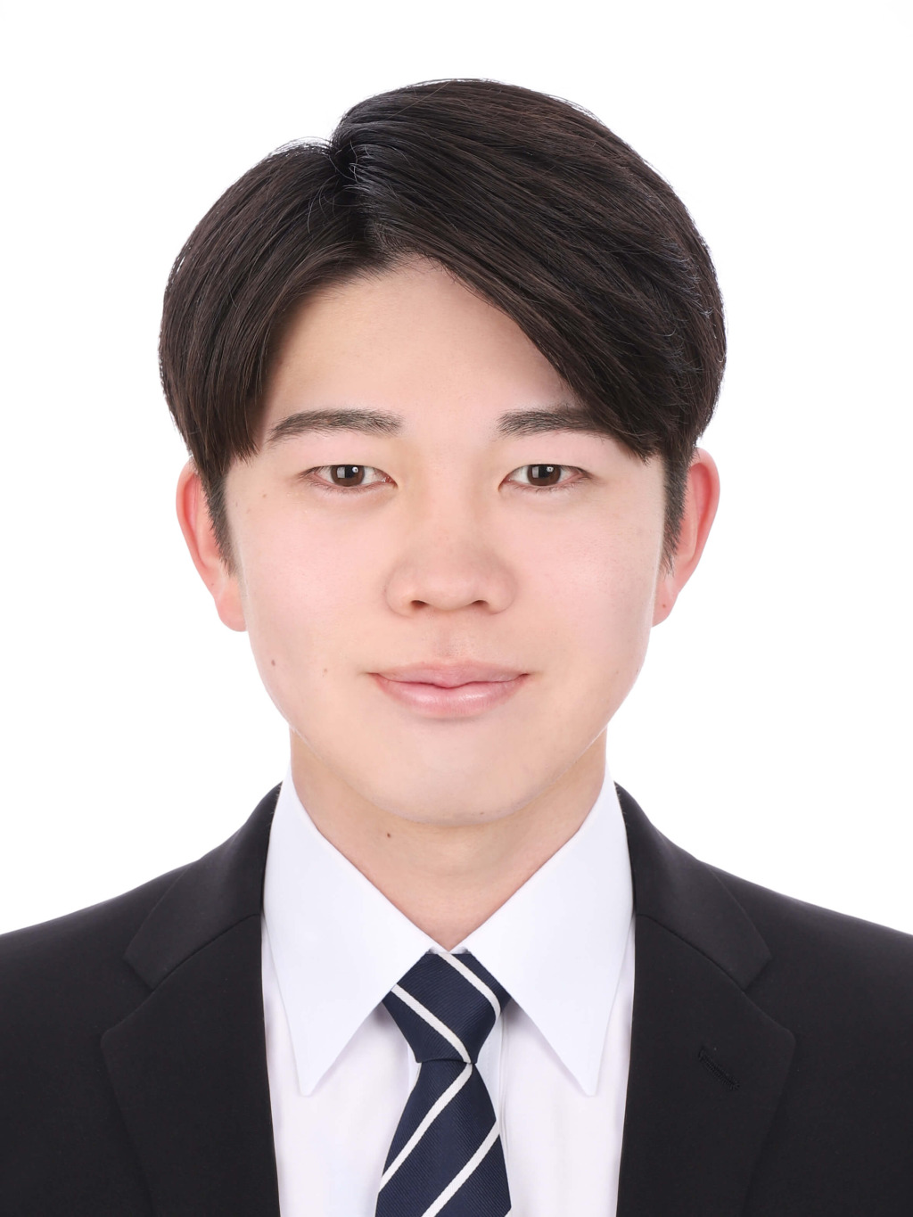 女子就活生のプロがヘアメイクして、撮影指導をした証明写真のアフター