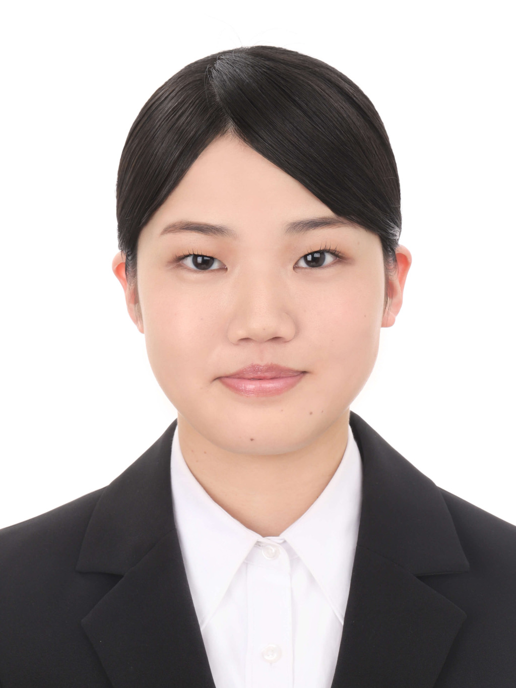 女子就活生のプロがヘアメイクして、撮影指導をした証明写真のアフター