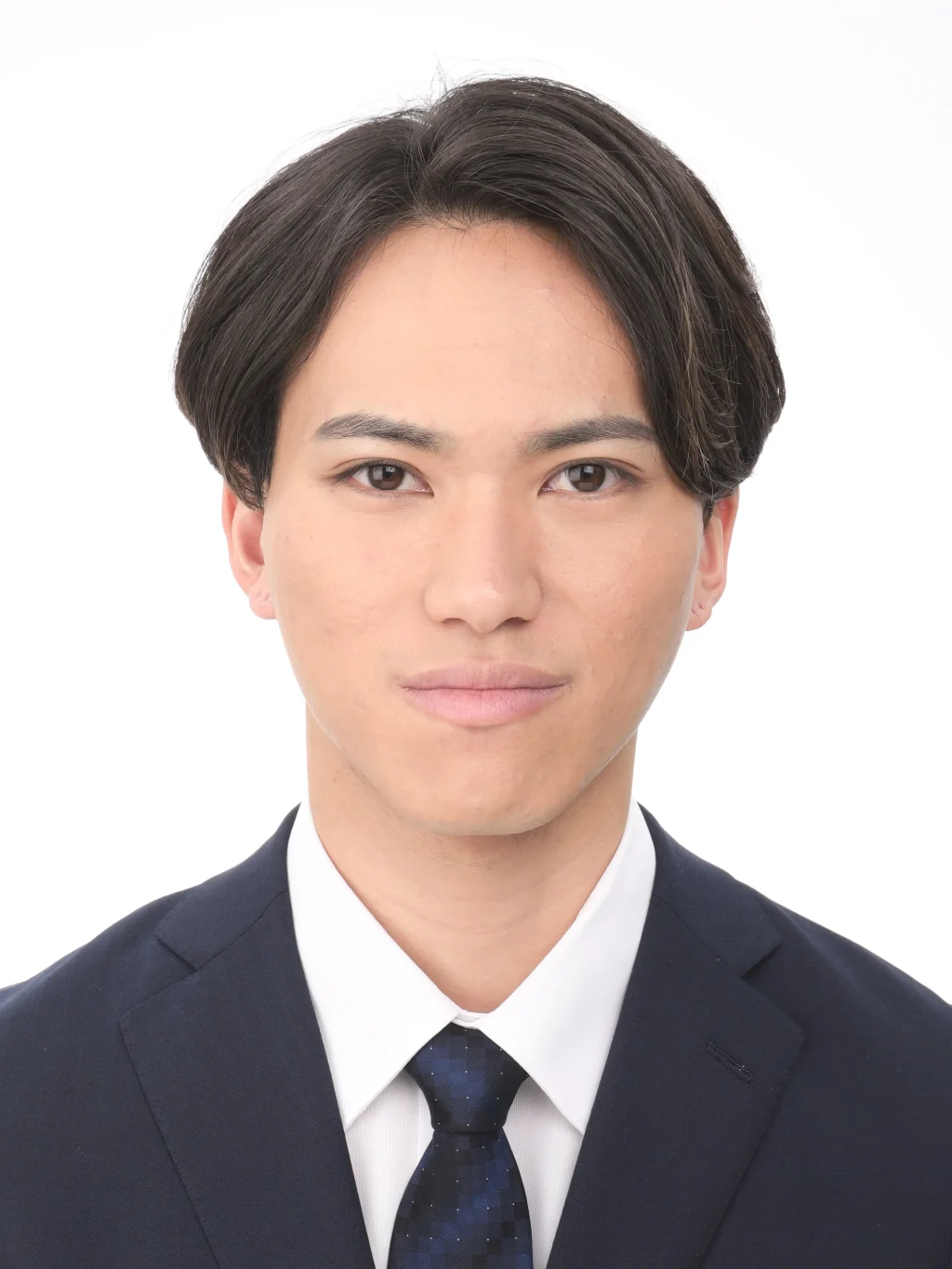 女子就活生の証明写真のビフォー