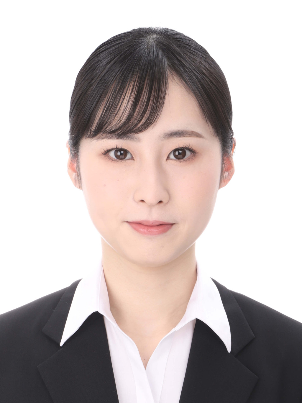 女子就活生の証明写真のビフォー