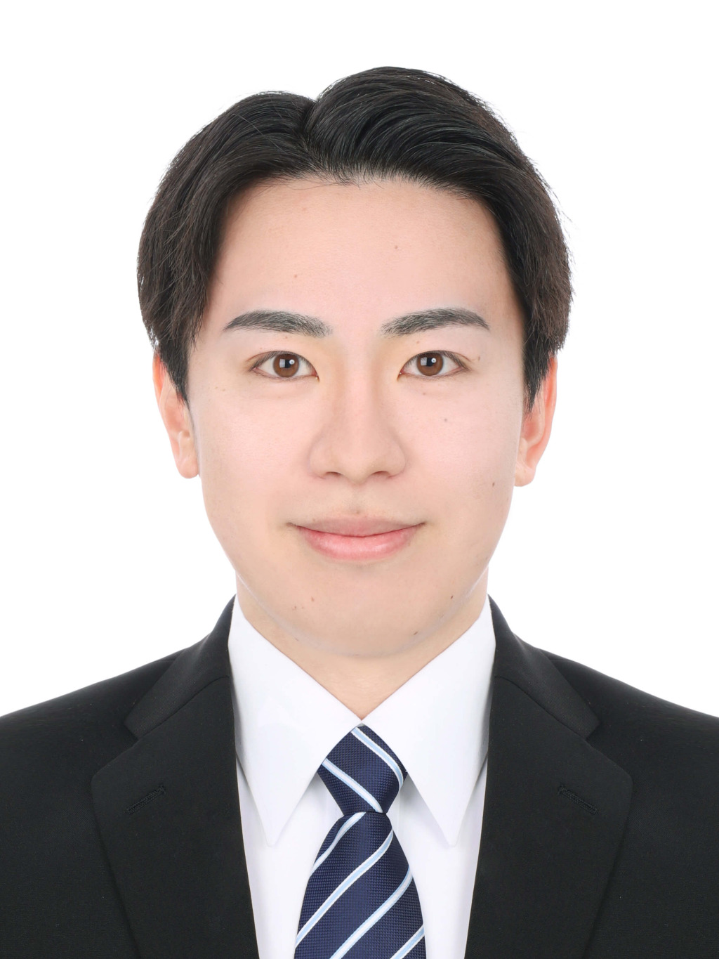 女子就活生のプロがヘアメイクして、撮影指導をした証明写真のアフター