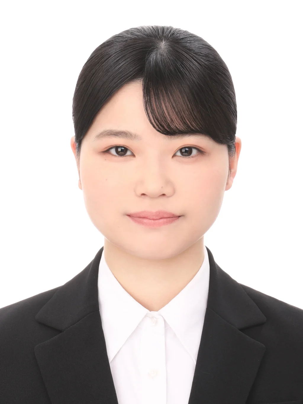 女子就活生のプロがヘアメイクして、撮影指導をした証明写真のアフター