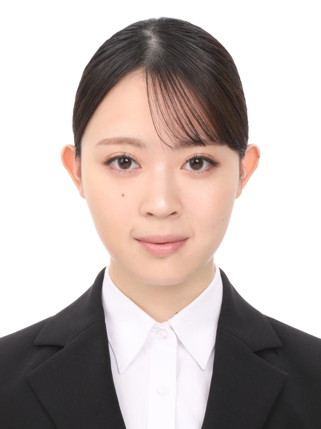 女子就活生のプロがヘアメイクして、撮影指導をした証明写真のアフター