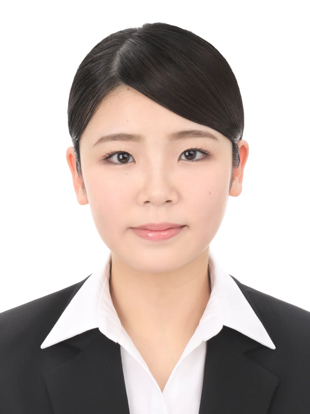 女子就活生のプロがヘアメイクして、撮影指導をした証明写真のアフター