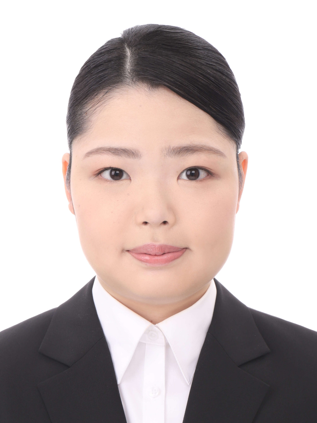 女子就活生の証明写真のビフォー