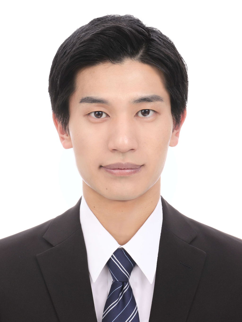 女子就活生のプロがヘアメイクして、撮影指導をした証明写真のアフター