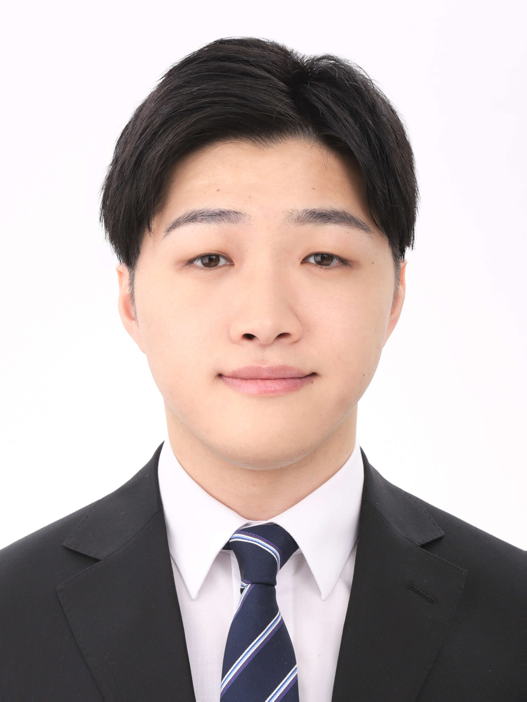 女子就活生のプロがヘアメイクして、撮影指導をした証明写真のアフター