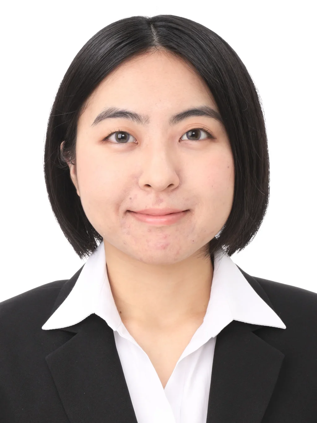 女子就活生の証明写真のビフォー