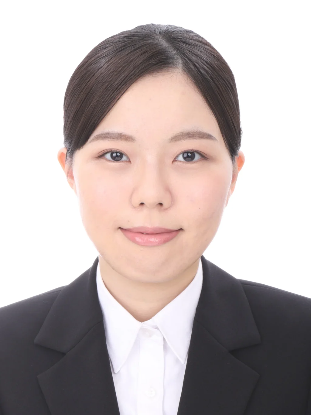 女子就活生の証明写真のビフォー