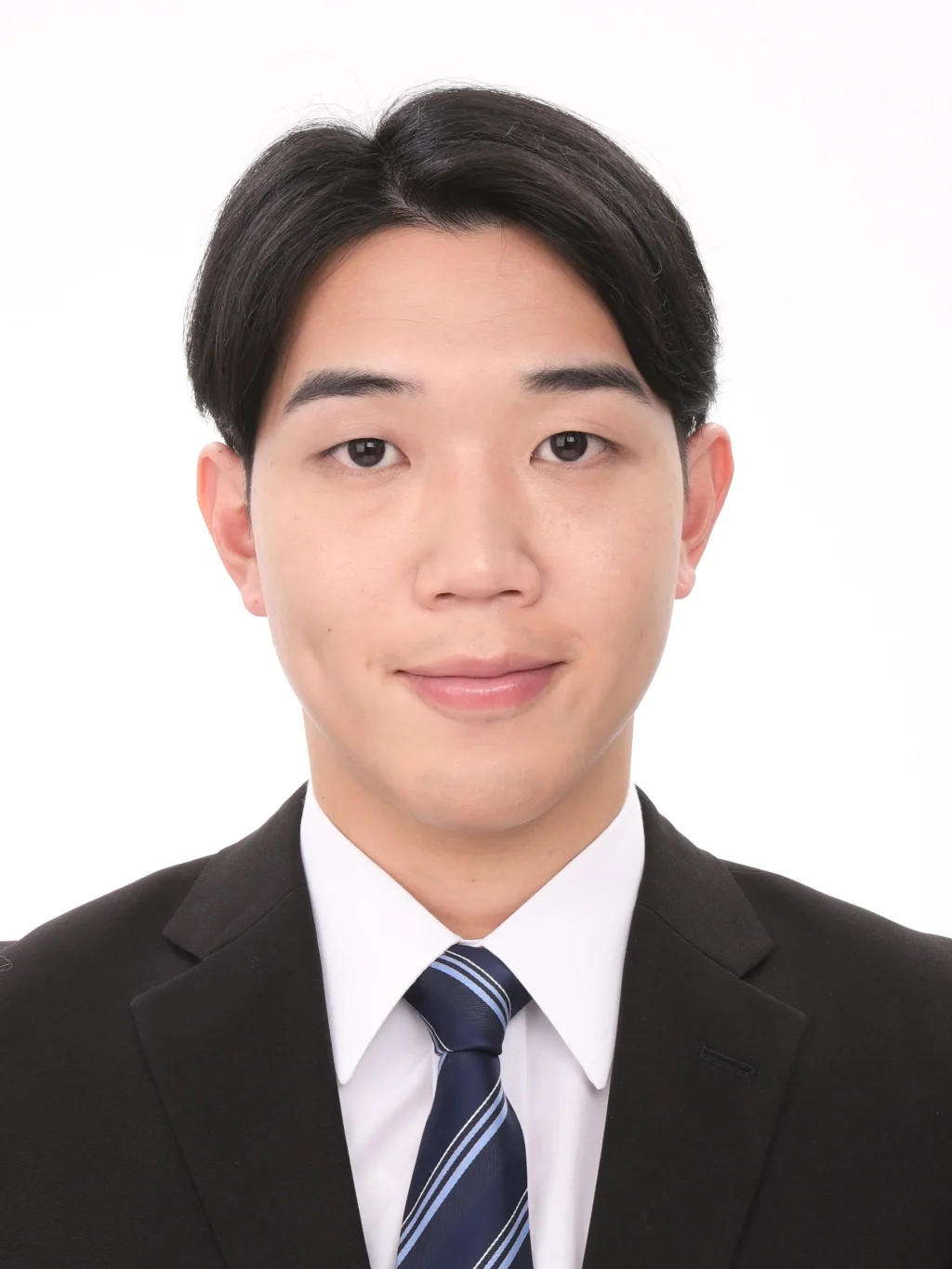 女子就活生の証明写真のビフォー