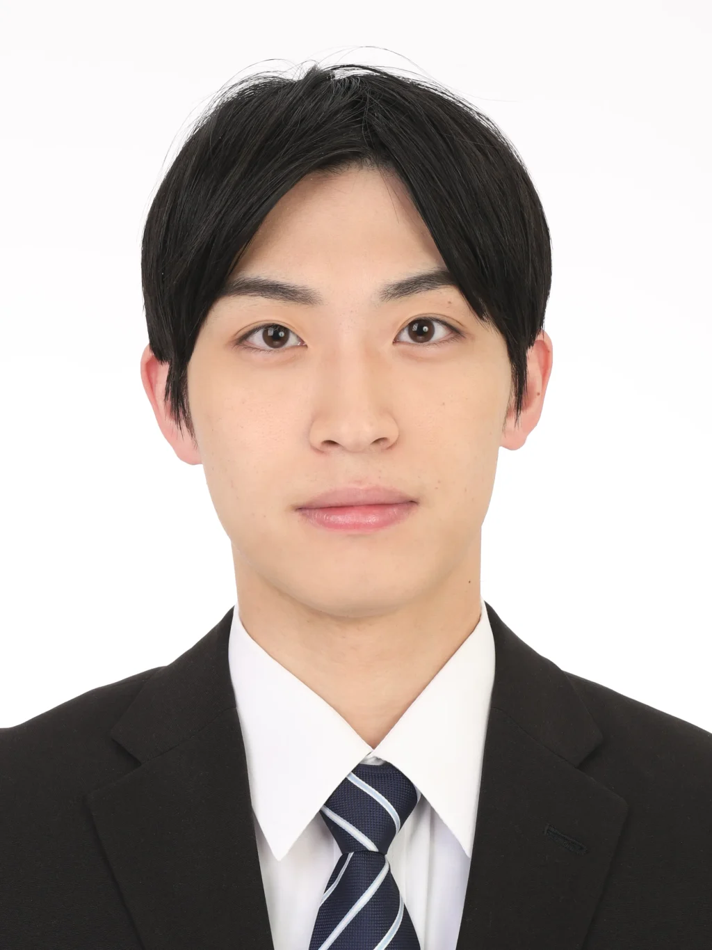 女子就活生の証明写真のビフォー