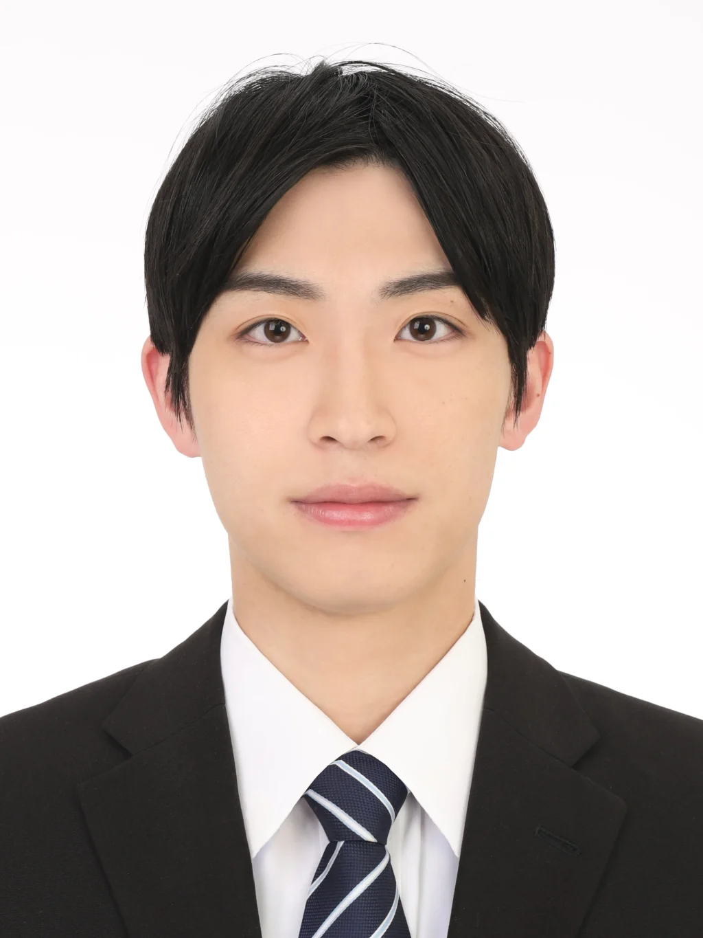 女子就活生のプロがヘアメイクして、撮影指導をした証明写真のアフター