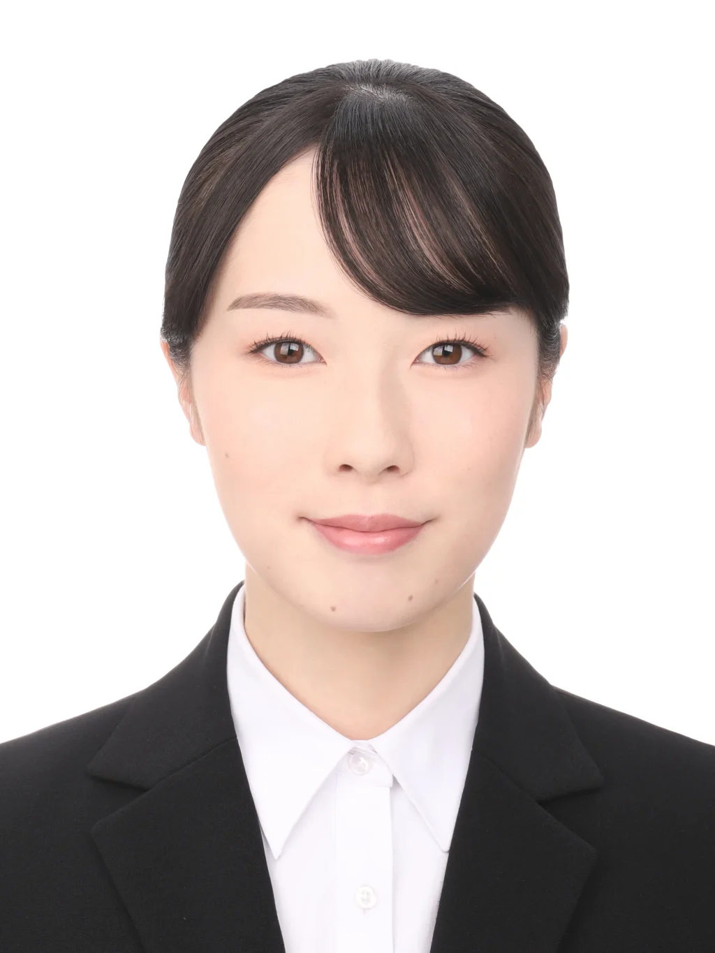 女子就活生のプロがヘアメイクして、撮影指導をした証明写真のアフター