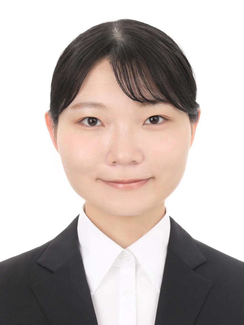 女子就活生のプロがヘアメイクして、撮影指導をした証明写真のアフター