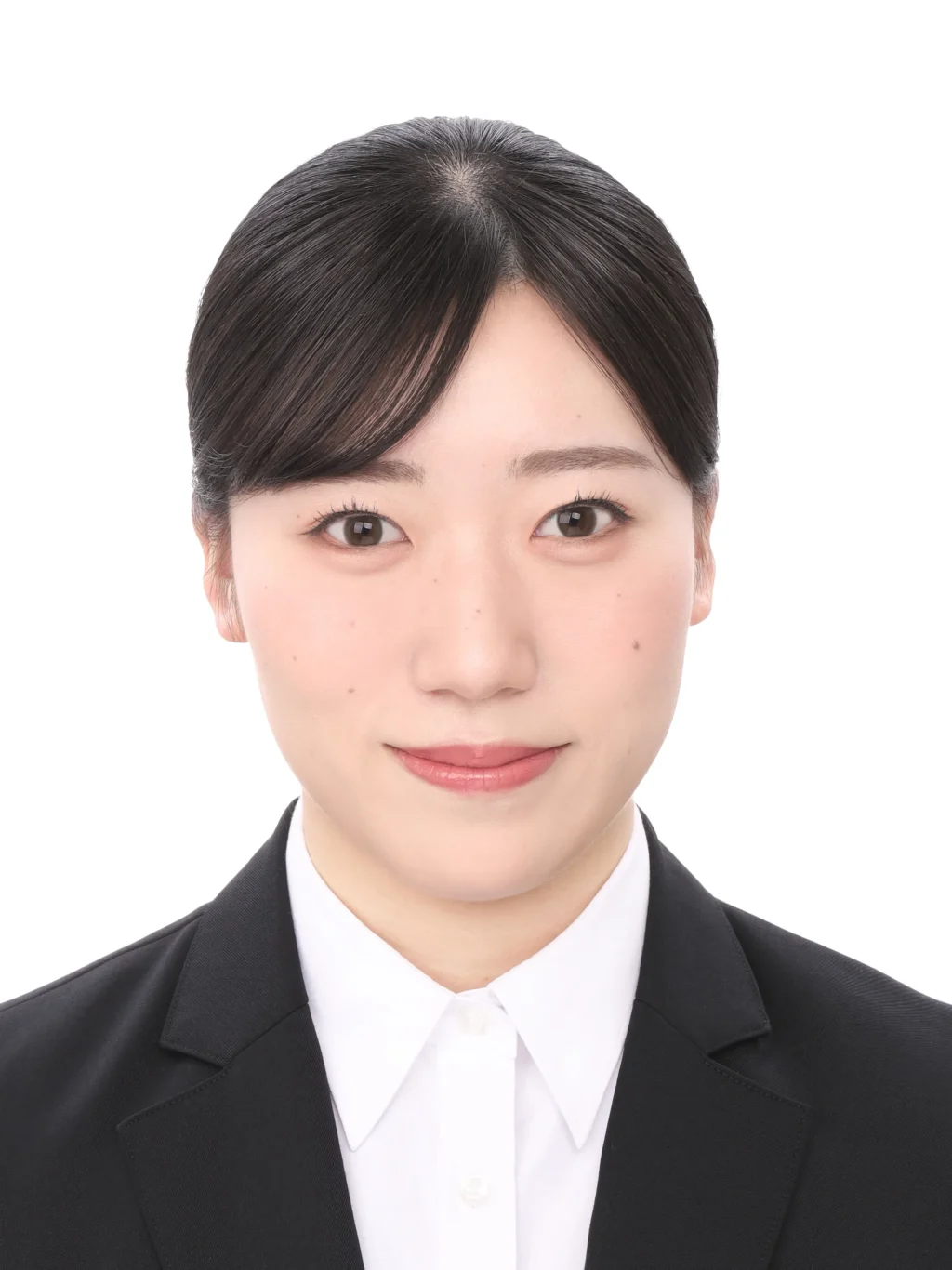 女子就活生のプロがヘアメイクして、撮影指導をした証明写真のアフター