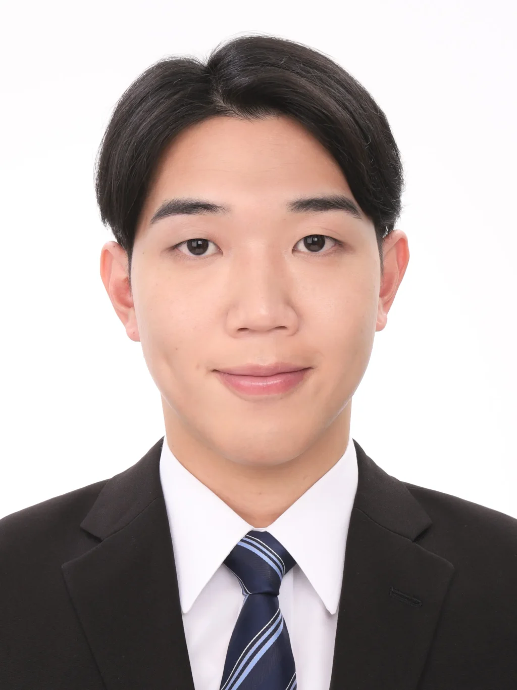 女子就活生のプロがヘアメイクして、撮影指導をした証明写真のアフター