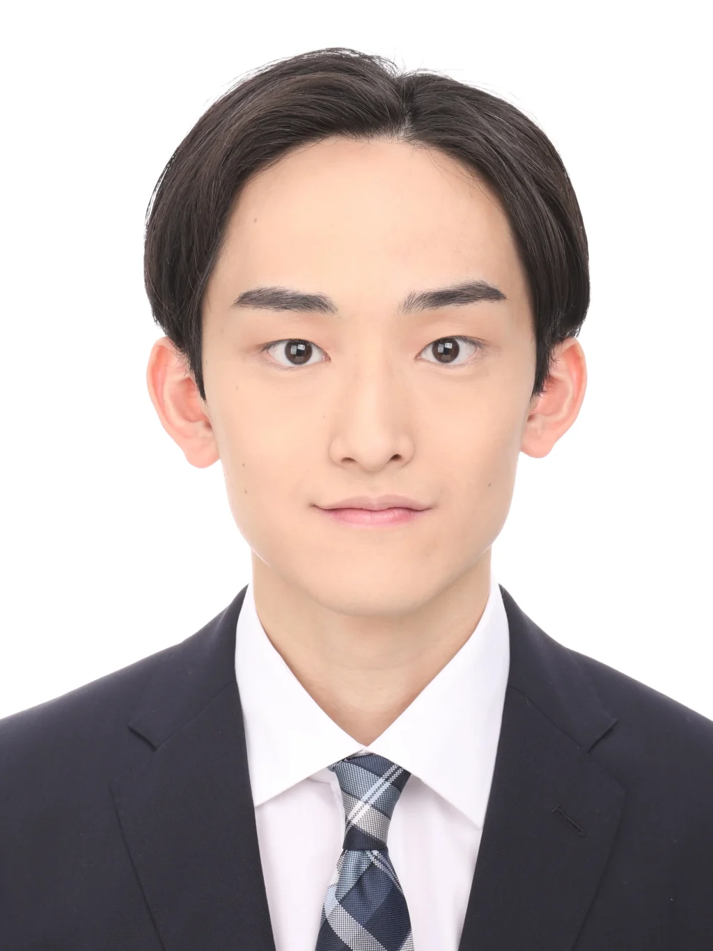 女子就活生の証明写真のビフォー