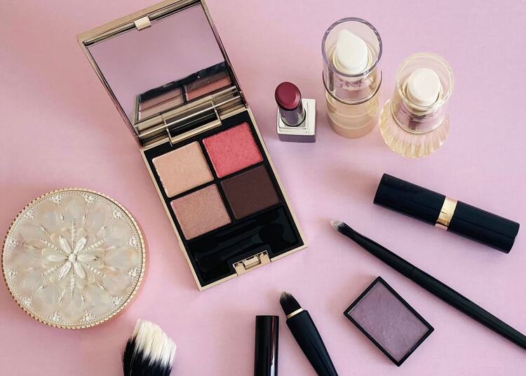 就活用の証明写真メイクに最適な「プチプラコスメ」をプロが厳選紹介1