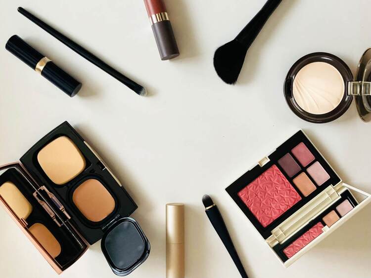 一重まぶたの人は見て！就活証明写真に適したメイク方法をプロが解説4