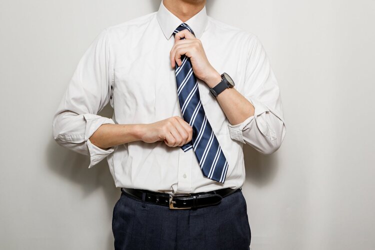 男子は見て！就活の証明写真で差をつける「ネクタイ」選びのコツ｜色や柄は？4