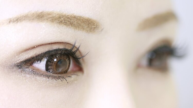 就活の証明写真で「カラコン」をつけるとバレる？プロが選び方を解説6