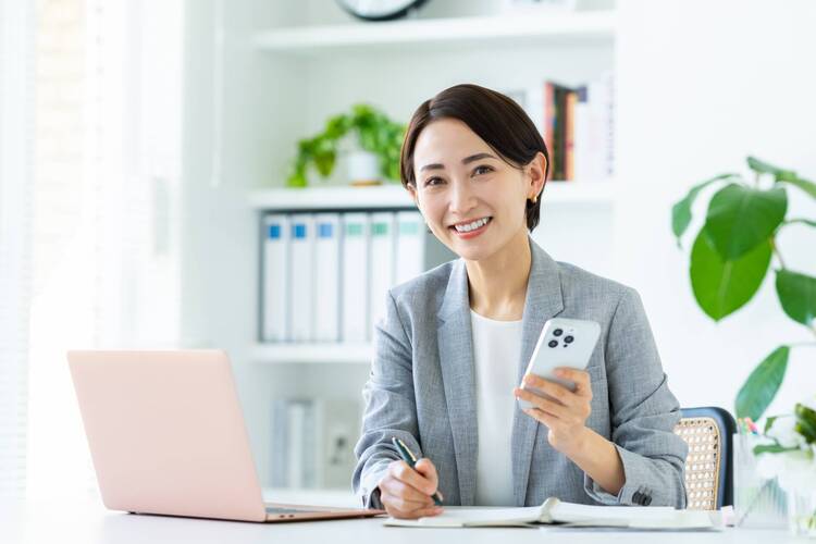 女子必見！就活証明写真に適した「髪型」とは？セットの注意点も解説6