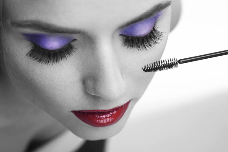 就活の証明写真で好印象を与えられる「メイク」のコツ｜おすすめコスメも7