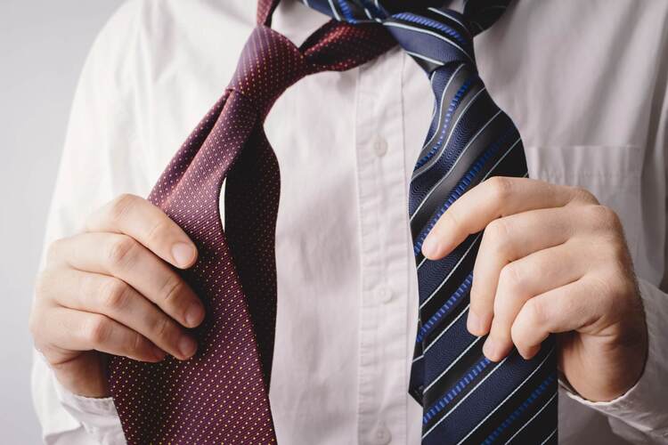 男子は見て！就活の証明写真で差をつける「ネクタイ」選びのコツ｜色や柄は？8