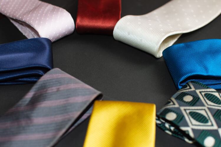 男子は見て！就活の証明写真で差をつける「ネクタイ」選びのコツ｜色や柄は？9