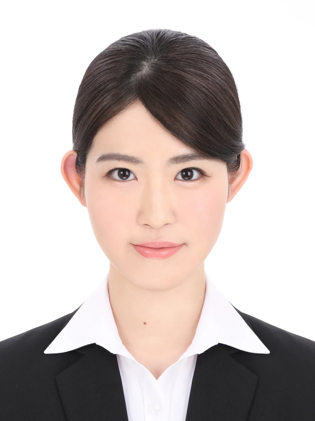 女子就活生のプロがヘアメイクして、撮影指導をした証明写真のアフター