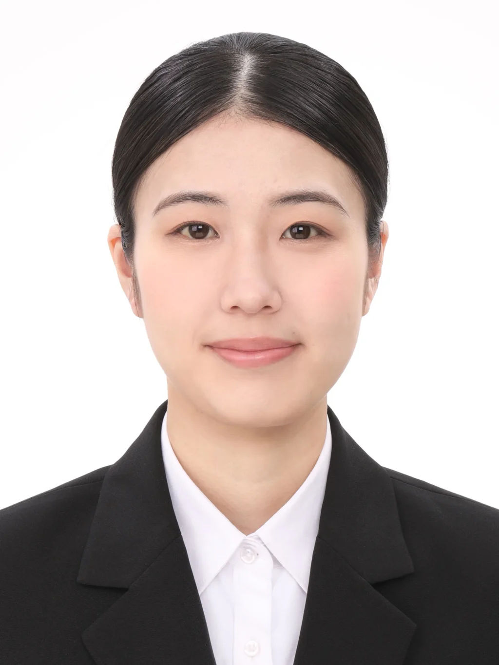 女子就活生のプロがヘアメイクして、撮影指導をした証明写真のアフター