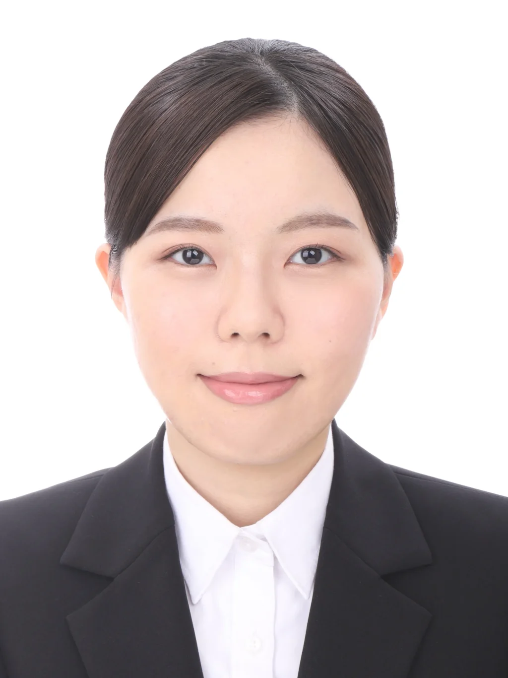 女子就活生のプロがヘアメイクして、撮影指導をした証明写真のアフター