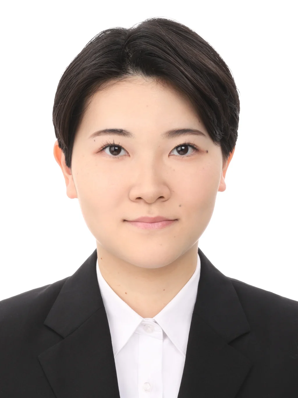 女子就活生のプロがヘアメイクして、撮影指導をした証明写真のアフター