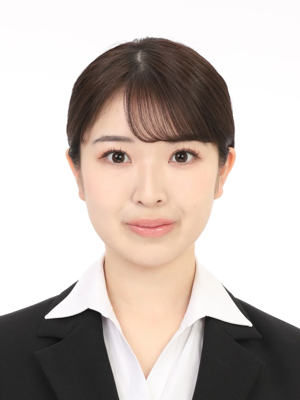 女子就活生の証明写真のビフォー